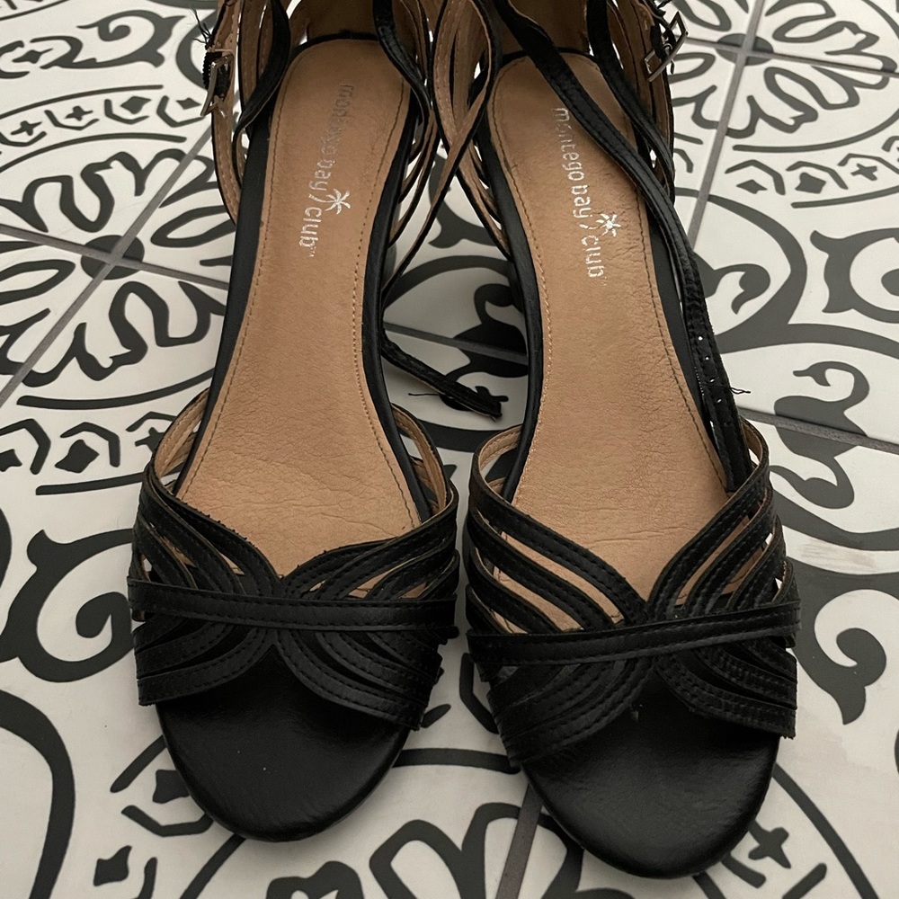Cute black wedges